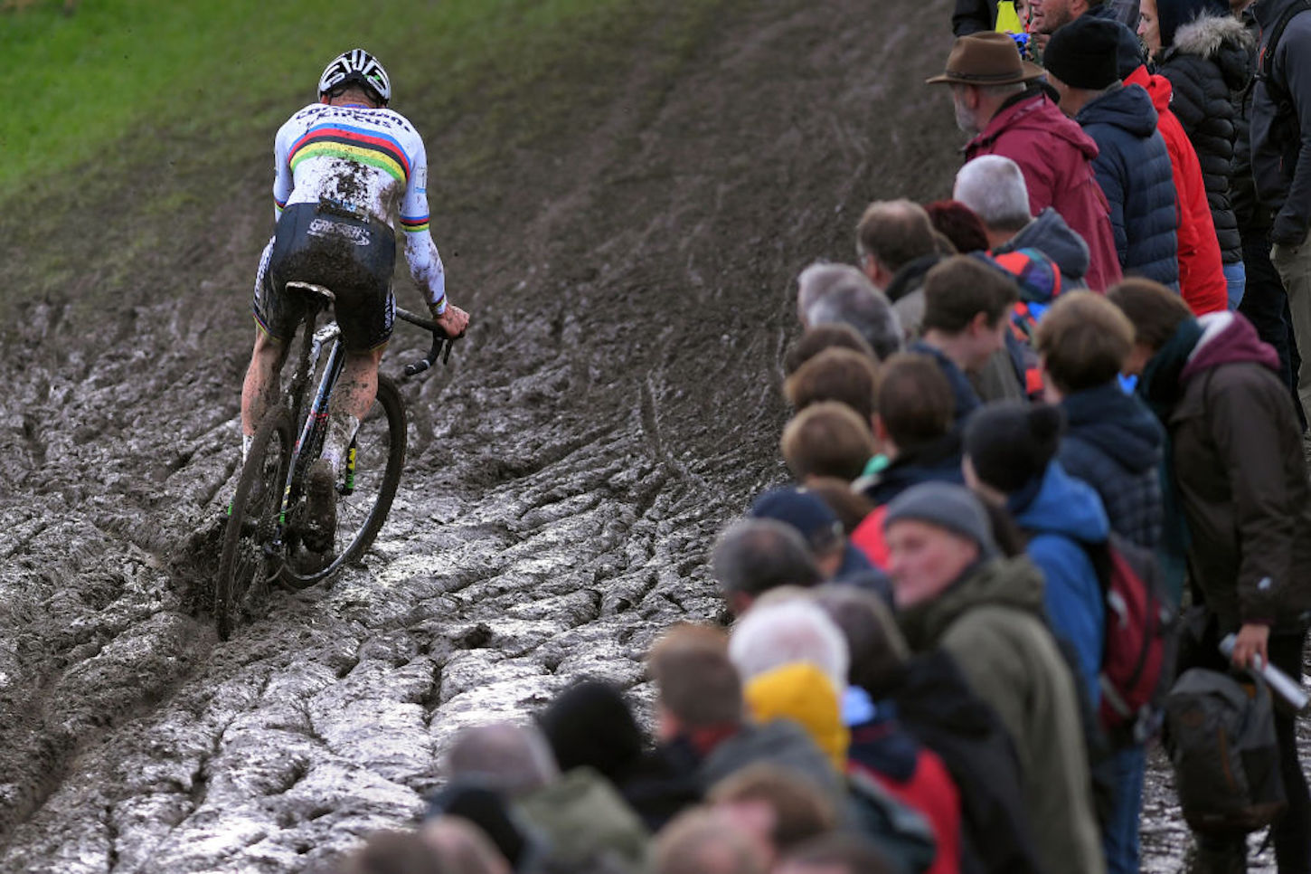 CapoVelo Excitement Builds During The Final Races Of The UCI Cyclocross Calendar