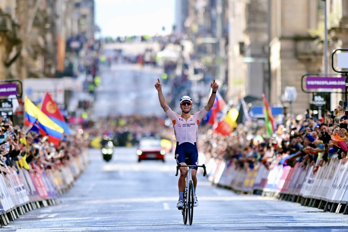 CapoVelo.com - UCI World Championships 2023 Elite Men's Road Race